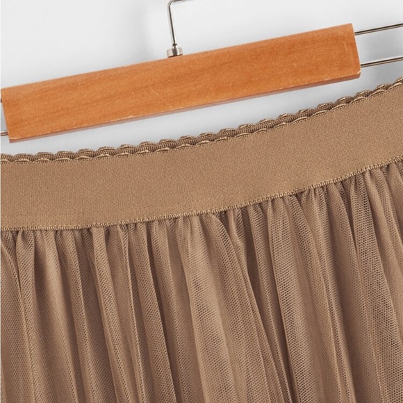 Wideband waist pleated mesh Skirt - Picture 2 of 5